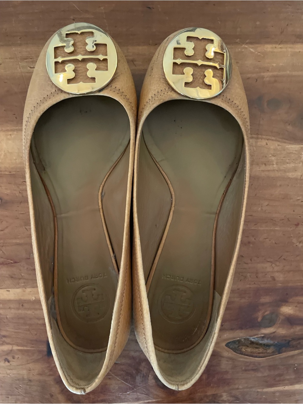 Tory Burch Tan Leather Logo Round-Toe Ballet Flats with Gold Emblem
